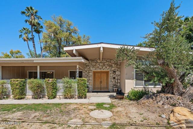 5708 Wilhelmina Avenue, Woodland Hills CA: https://media.crmls.org/mediaz/256f8320-b571-4e2c-9e8b-eb1ffef479c5.jpg