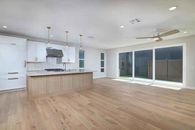 563 N Vulcan Ave, Encinitas CA: https://media.crmls.org/mediaz/2571113e-057c-46ac-8081-9a330c8359f3.jpg