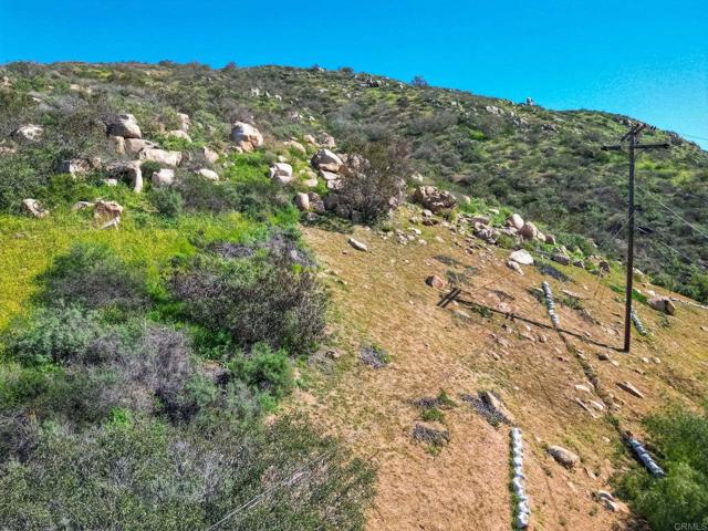 43 Carlson Court, Poway CA: https://media.crmls.org/mediaz/25712e0f-22fc-459a-814f-a3d7c992ef9b.jpg