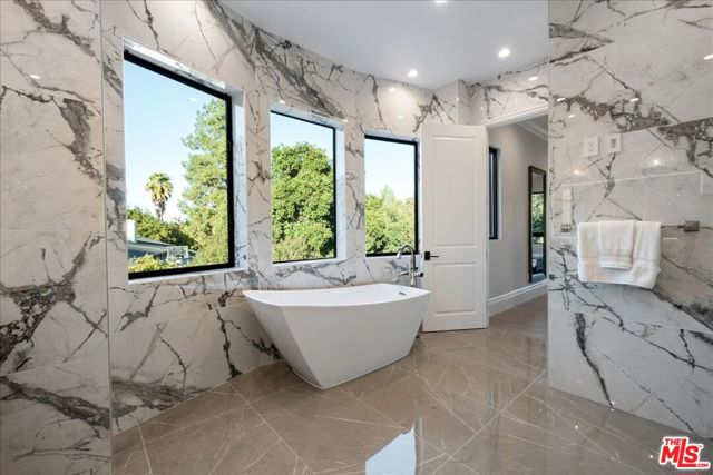 4351 Vanalden Avenue, Tarzana CA: https://media.crmls.org/mediaz/25712f1d-a598-40b1-9723-6d785ccd1c55.jpg