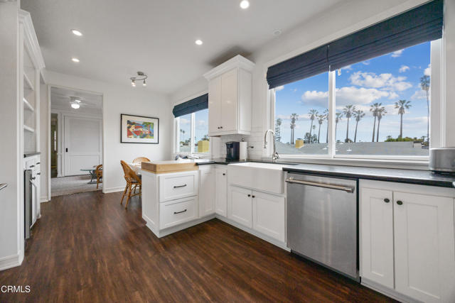 380 S Orange Grove Boulevard, Pasadena CA: https://media.crmls.org/mediaz/2571825a-a155-4acc-8d12-a25365a44575.jpg