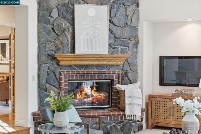 788 Woodwind Place, Walnut Creek CA: https://media.crmls.org/mediaz/2572ce26-b615-49fd-abd4-7f43c685c2a1.jpg