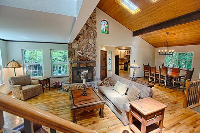 7030 Scotts Valley Drive, Scotts Valley CA: https://media.crmls.org/mediaz/2572e633-bba0-40c0-a0bc-57ec0625de27.jpg