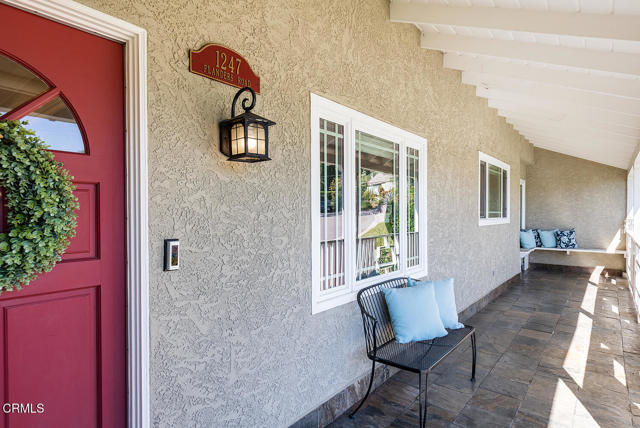 Detail Gallery Image 4 of 39 For 1247 Flanders Rd, La Canada Flintridge,  CA 91011 - 4 Beds | 3 Baths