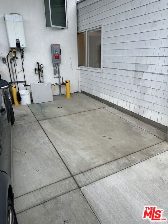 2454 Penmar, Venice CA: https://media.crmls.org/mediaz/25738ab1-d50e-4833-93ac-dc890d16296c.jpg