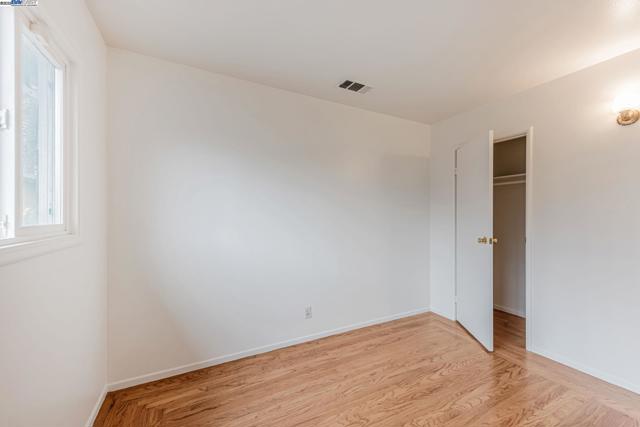 1315 Mersey Ave, San Leandro CA: https://media.crmls.org/mediaz/257437cf-0497-4351-8e6d-31cb4233c9bf.jpg