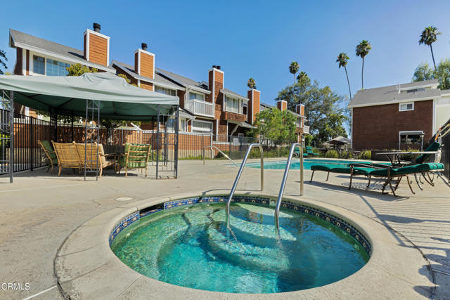 19431 Sherman Way, Reseda CA: https://media.crmls.org/mediaz/2574aef5-b72d-4f6b-bc0e-a5091c04af42.jpg