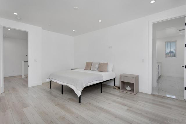 12410 Aria Ct, Poway CA: https://media.crmls.org/mediaz/257553df-8cc9-4fc9-83de-ed19fc858302.jpg