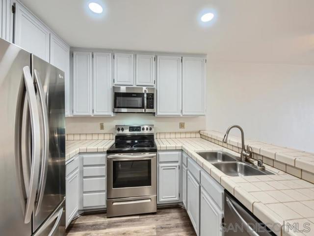 2630 Erie St, San Diego CA: https://media.crmls.org/mediaz/257579b1-478f-401a-88f1-856c54b91fcb.jpg