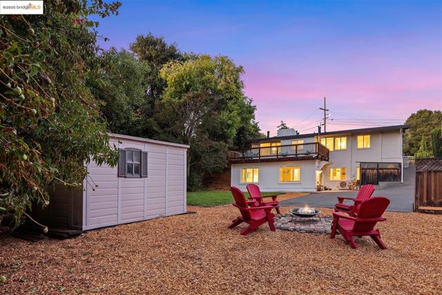 2871 Stephen Dr, Richmond CA: https://media.crmls.org/mediaz/2575d180-8c5c-4217-b839-0884927e4e49.jpg