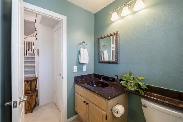 Detail Gallery Image 10 of 46 For 633 Cantara Ln, Vista,  CA 92081 - 3 Beds | 2/1 Baths