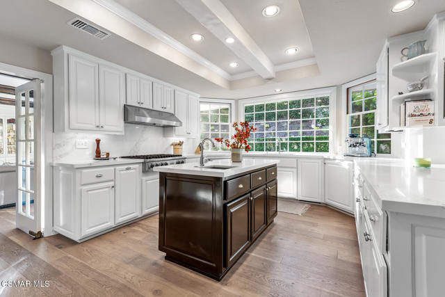 29621 Ridgeway Drive, Agoura Hills CA: https://media.crmls.org/mediaz/257605e9-0911-489c-b51a-a97d8f496a3b.jpg