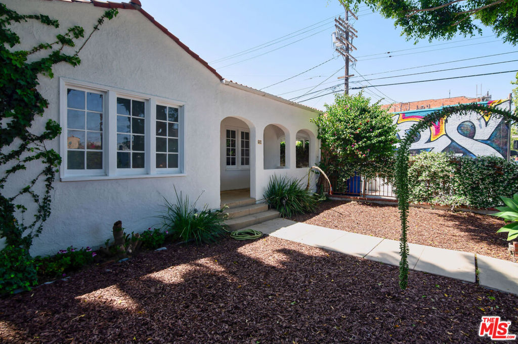 641 N Martel Avenue