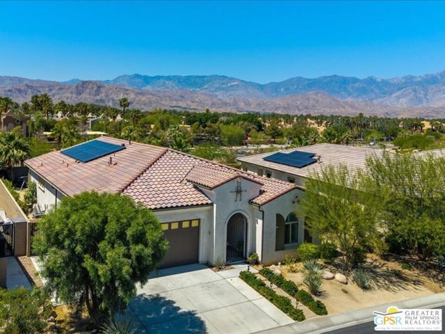 55 Cabernet, Rancho Mirage CA: https://media.crmls.org/mediaz/25767c41-847c-4651-a719-6cdece20099b.jpg