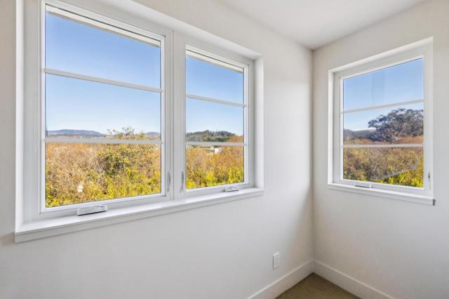 577 Creekside Court, Half Moon Bay CA: https://media.crmls.org/mediaz/2576b601-3da1-488c-8312-e47e9d9e6663.jpg