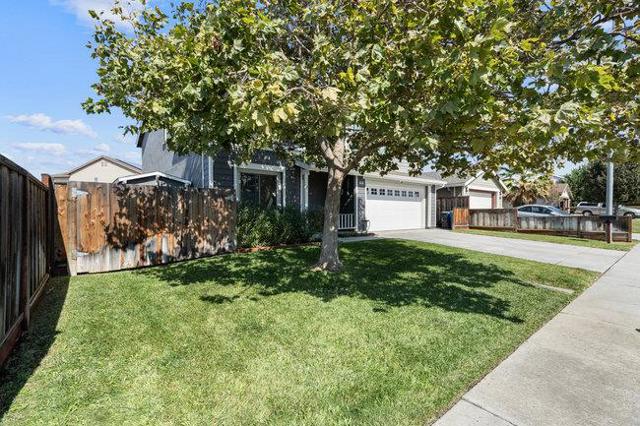 2421 Valley View Road, Hollister CA: https://media.crmls.org/mediaz/2577030a-5f29-4b68-a8a9-529fd246cc49.jpg