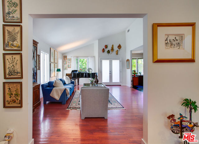 12521 Westminster Avenue, Los Angeles CA: https://media.crmls.org/mediaz/25772f2a-2f52-424c-81cb-7387f8ab53f5.jpg