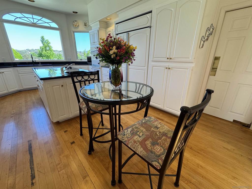 MLS #250034393SD img 27