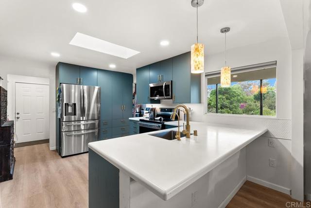 Detail Gallery Image 4 of 22 For 1738 33rd St, San Diego,  CA 92102 - 2 Beds | 1/1 Baths