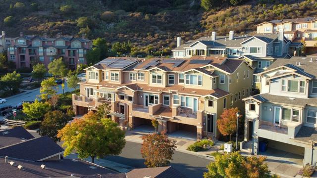 6264 Rocky Point Court, Oakland CA: https://media.crmls.org/mediaz/25779745-c330-4796-96a1-506c2a59a458.jpg