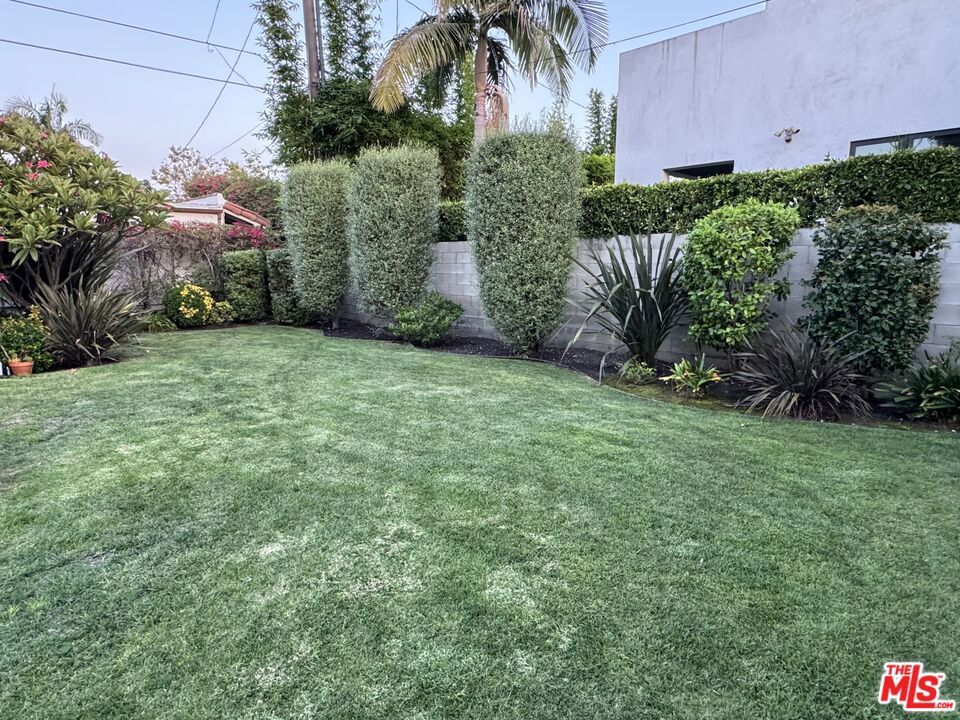 https://media.crmls.org/mediaz/2577eb53-3221-407a-b92a-7742eb4387d0.jpg?preset=X-Large