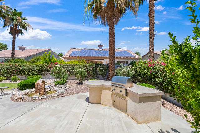 40259 Calle Cancun, Indio CA: https://media.crmls.org/mediaz/2577f306-8b4a-46cb-969d-31cea4ecd5e2.jpg