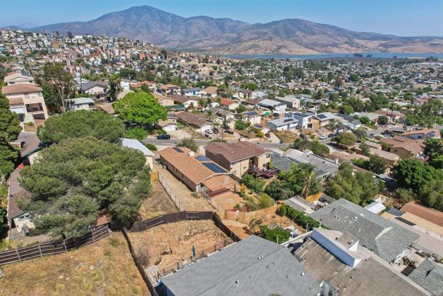 1230 Ramona Avenue, Spring Valley CA: https://media.crmls.org/mediaz/25787d33-0184-498b-94ba-6f7bf15d315f.jpg