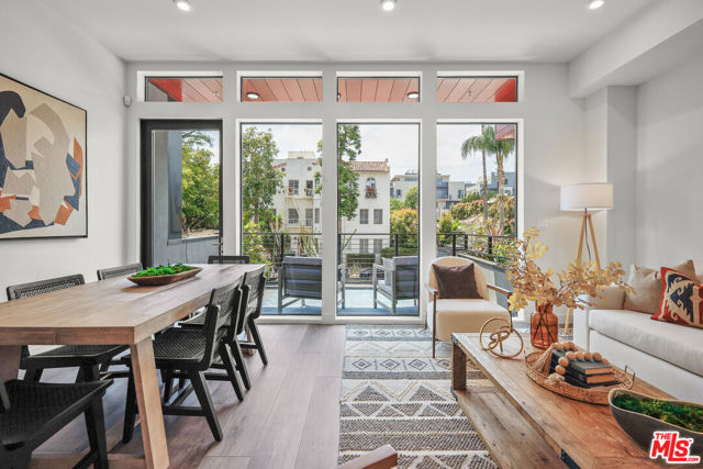 1200 N Orange, West Hollywood CA: https://media.crmls.org/mediaz/2578bbbb-c575-4d9d-a6d2-5f5f7df8787e.jpg