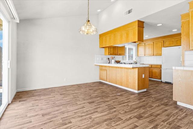 329 Westminster Drive, Salinas CA: https://media.crmls.org/mediaz/2578ea97-7e6c-4873-b686-15f00fa1f6ad.jpg