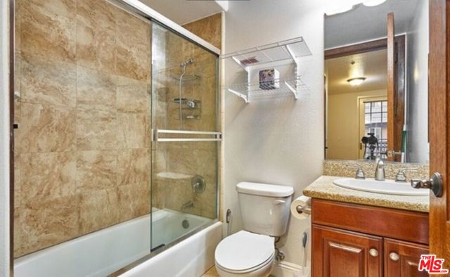 1401 S St Andrews Place, Los Angeles CA: https://media.crmls.org/mediaz/2579dff8-cd46-45ab-aa50-f5291a599f30.jpg