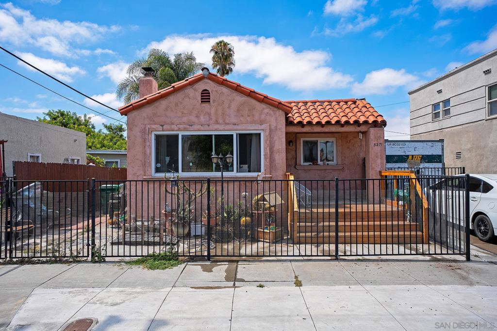 3271 Monroe Ave