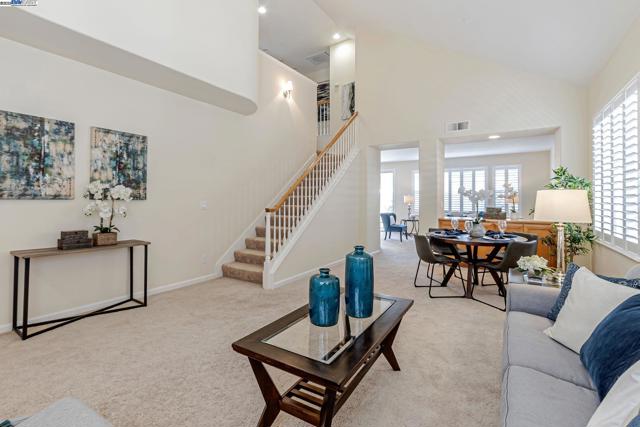1657 Via Cortina, San Jose CA: https://media.crmls.org/mediaz/257a7fe8-01af-4794-817b-cfa5b00d8baf.jpg
