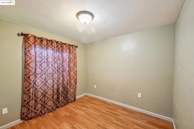 1820 International Blvd, Oakland CA: https://media.crmls.org/mediaz/257b86b3-ce14-43b6-994e-2a08fb1619b6.jpg