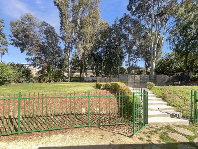 13080 Camino Del Valle, Poway CA: https://media.crmls.org/mediaz/257bb9ad-5e24-4050-8cc4-a3797da6ff2b.jpg