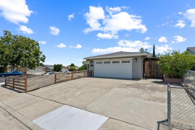 61 Galleon Way, Pittsburg CA: https://media.crmls.org/mediaz/257bf4c0-e2a6-4f60-badf-973e140545d5.jpg