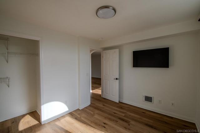 5252 Orange AVe, San Diego CA: https://media.crmls.org/mediaz/257c7ad2-4206-436f-801e-d7372f7bf0ed.jpg