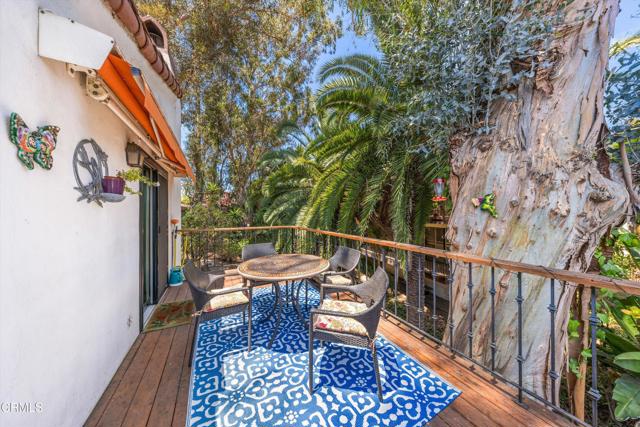 521 E Anapamu Street, Santa Barbara CA: https://media.crmls.org/mediaz/257c7b70-544e-4afa-a9cc-f32b8f86c56e.jpg