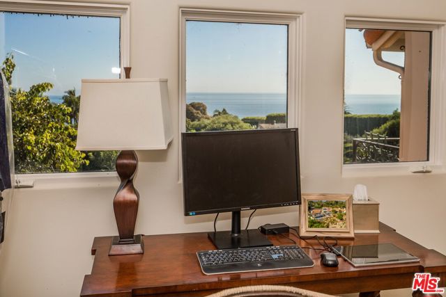 1601 Alisa Estate, Santa Barbara CA: https://media.crmls.org/mediaz/257dc43b-102c-4f30-b86b-b2e0ba961217.jpg