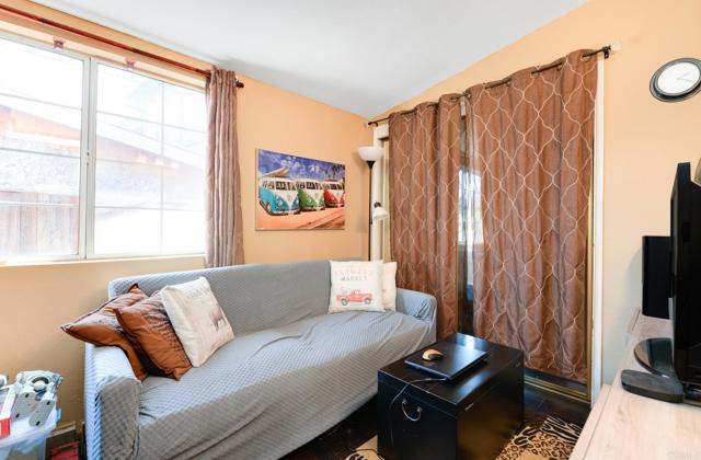 Detail Gallery Image 7 of 28 For 4666 Shoshoni Ave, San Diego,  CA 92117 - 3 Beds | 1 Baths