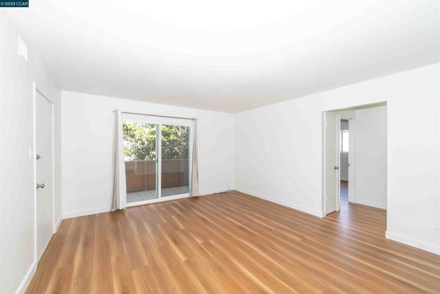 1700 Market Ave, San Pablo CA: https://media.crmls.org/mediaz/257f1c38-cf8e-4d19-8c80-983a3ca1365c.jpg