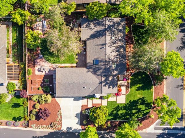 140 Stonybrook Road, Los Gatos CA: https://media.crmls.org/mediaz/257f8d1b-fb09-4bff-ac7c-0b6e5bf7c7b8.jpg
