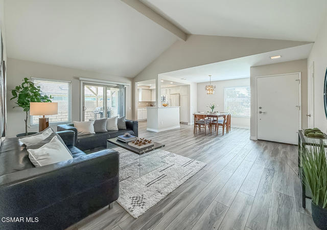 38114 Village 38, Camarillo CA: https://media.crmls.org/mediaz/257ff8b1-18c3-4011-9aeb-158a49a1834b.jpg