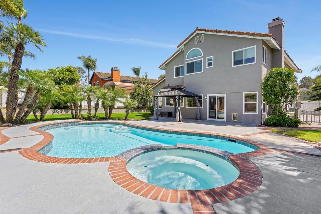 5163 Alamosa Park Dr