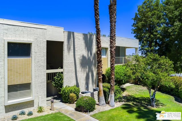 493 Desert Lakes Drive, Palm Springs CA: https://media.crmls.org/mediaz/25802d3c-e97e-4972-8ce6-f9f90529ea46.jpg