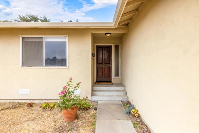 3097 Messinger Drive, Marina CA: https://media.crmls.org/mediaz/25808d67-799b-45ec-b6a9-e02601f37fc5.jpg