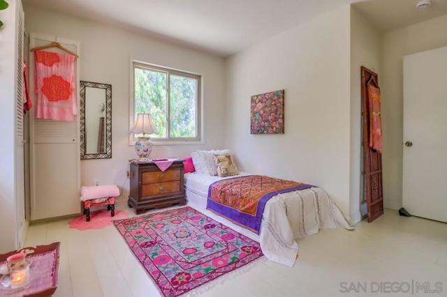 255 Highline Trl, El Cajon CA: https://media.crmls.org/mediaz/25809138-03b7-4320-ab10-072b7cac44f6.jpg
