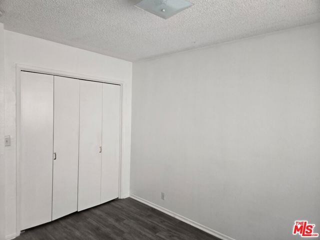 1233 Tamarind Avenue, Los Angeles CA: https://media.crmls.org/mediaz/258093f9-e59f-47ad-8fbf-38e19da808e9.jpg