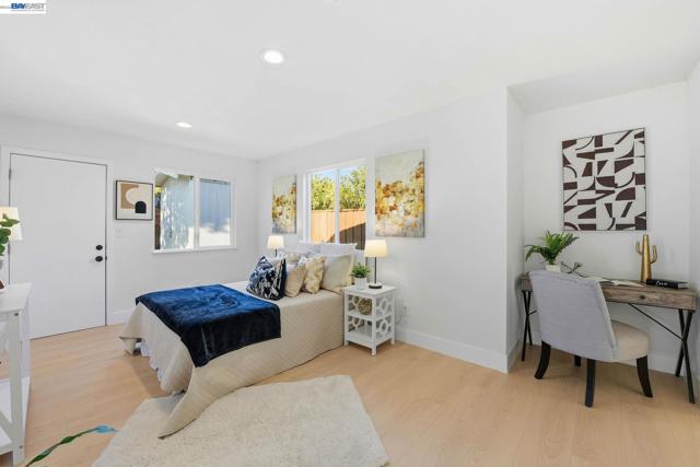 137 Tamarack Dr, Union City CA: https://media.crmls.org/mediaz/25814282-cbb2-4377-82ae-6688f21d82f3.jpg