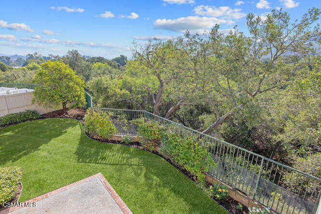 1636 Meadowglen Court, Newbury Park CA: https://media.crmls.org/mediaz/2581b092-1ee9-4cc6-a526-ac43e3a36b19.jpg