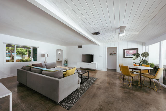 748 N Calle Rolph, Palm Springs, CA 92262